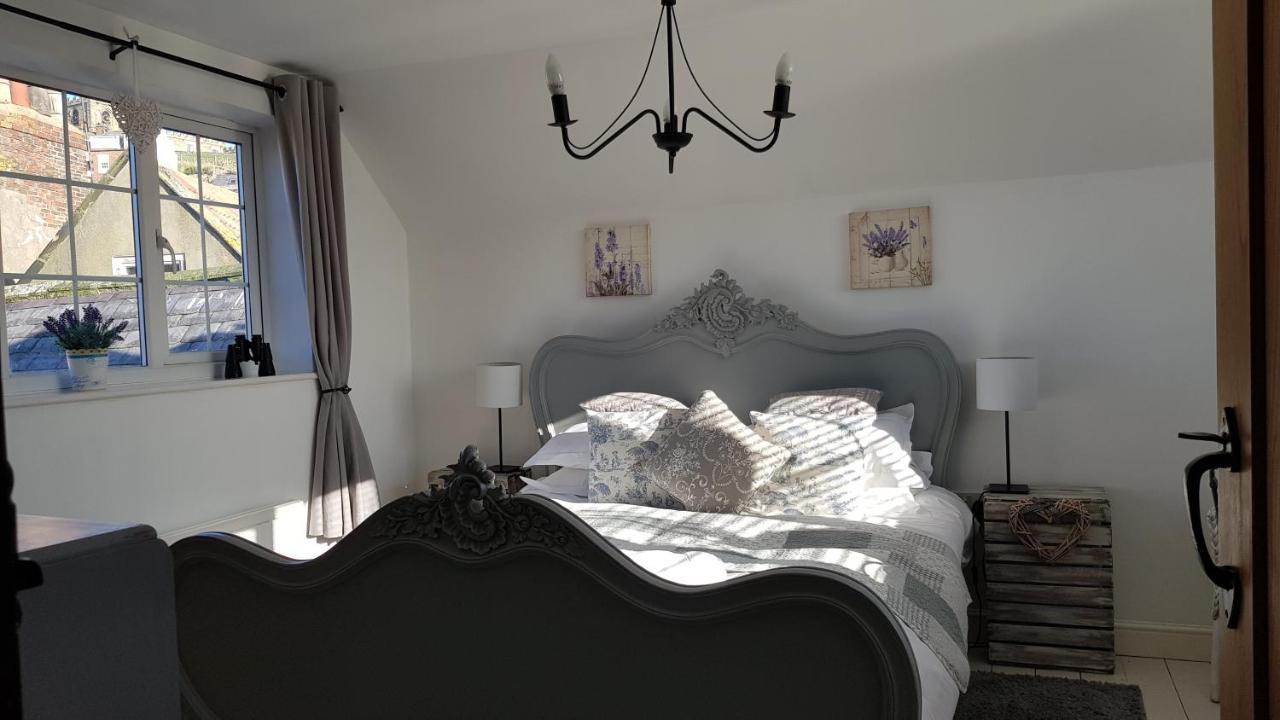 The Hideaway Villa Whitby Exteriör bild