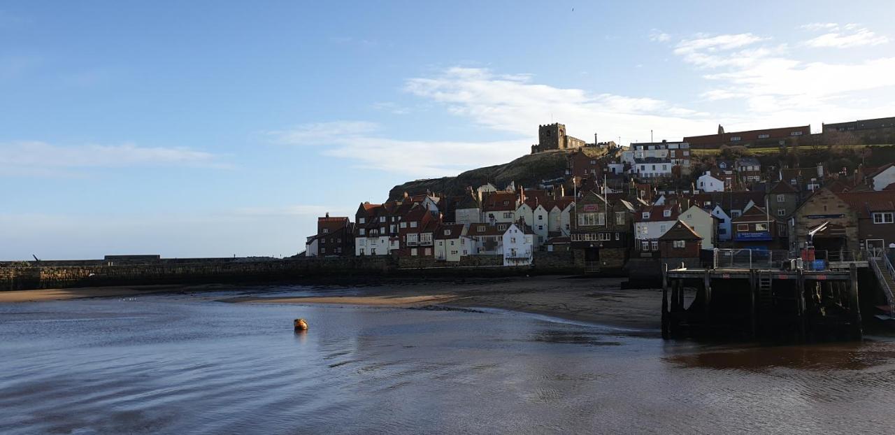 The Hideaway Villa Whitby Exteriör bild
