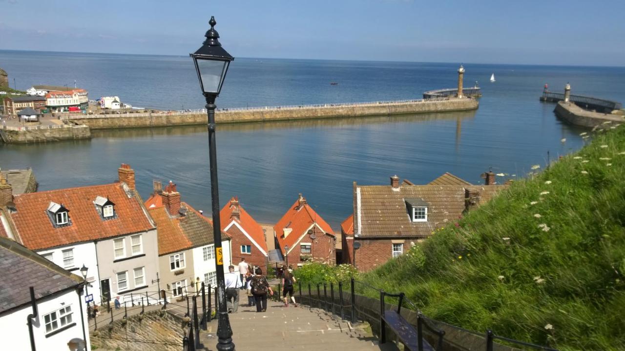 The Hideaway Villa Whitby Exteriör bild