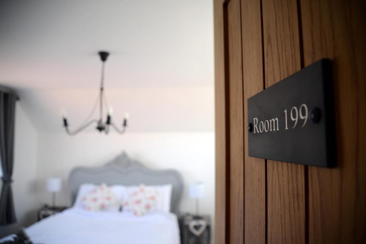 The Hideaway Villa Whitby Exteriör bild